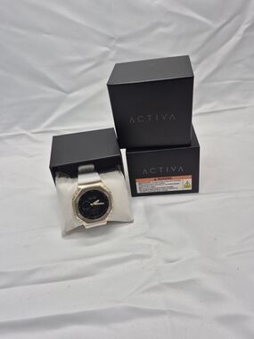 Invicta White and Rose Gold Men’s Watch